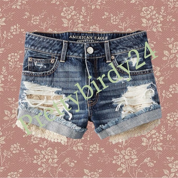 Retro AEO Dark Destroy Floral Crochet Peekaboo Pocket Hi-Rise Festival Shorts